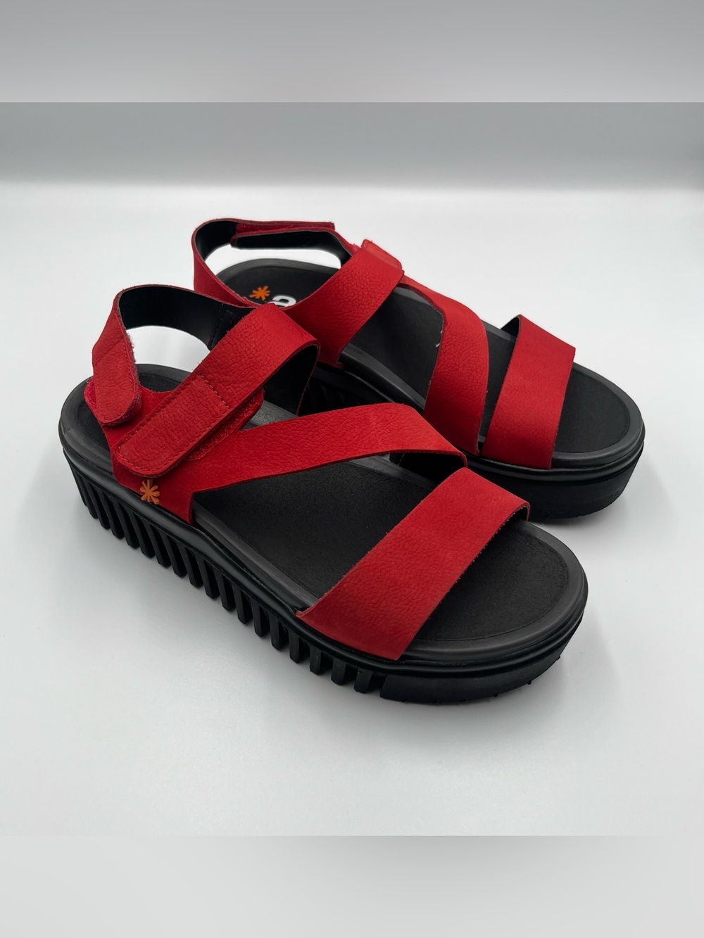 ART Company 1573 Brighton Red Leather Chunky Platform Sandals Size 39 / 8.5